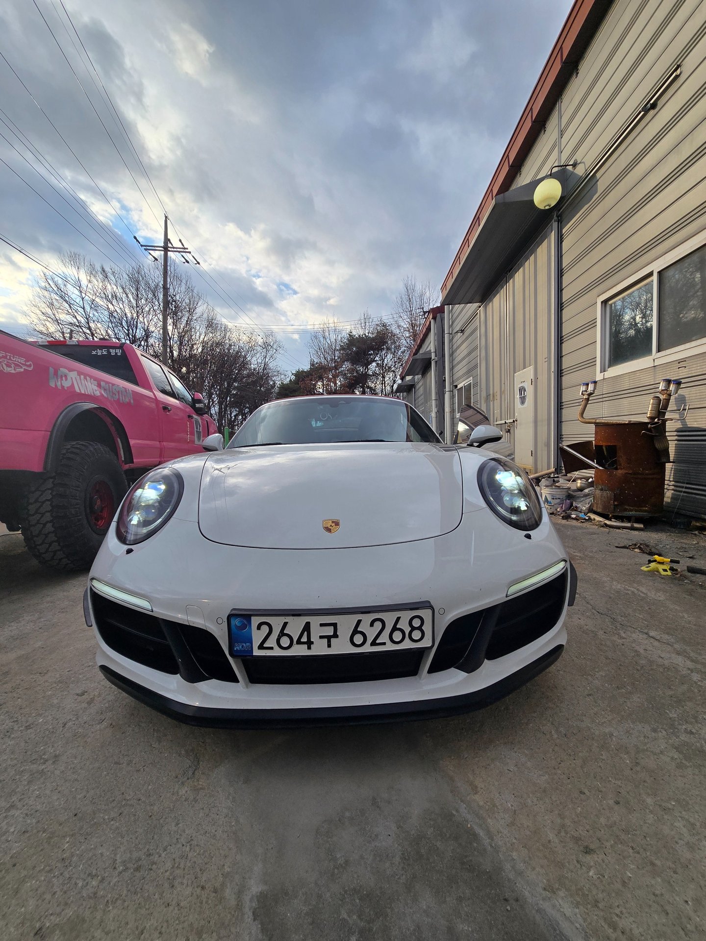 PORSCHE 911 - View 1