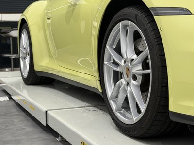 PORSCHE 911 - 8