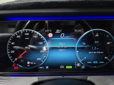 MERCEDES-BENZ E-CLASS - 8