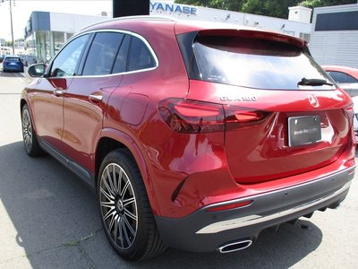 MERCEDES-BENZ GLA - 4