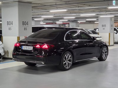 صورة 3 لـ 2025 Mercedes-BENZ E-CLASS