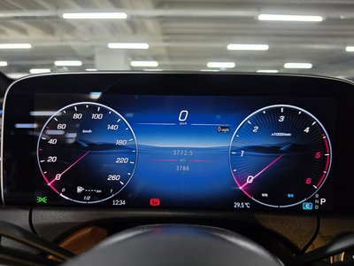 صورة 8 لـ 2025 Mercedes-BENZ E-CLASS