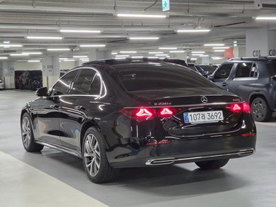 صورة 7 لـ 2025 Mercedes-BENZ E-CLASS