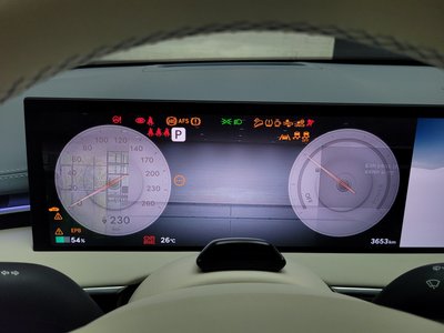 GENESIS ELECTRIFIED GV70 - 8