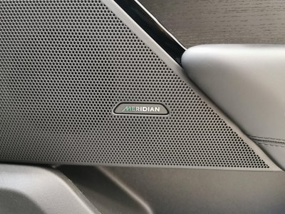 LAND ROVER RANGE ROVER VELAR - 10