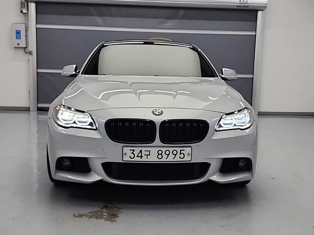BMW 5 SERIES - View 1
