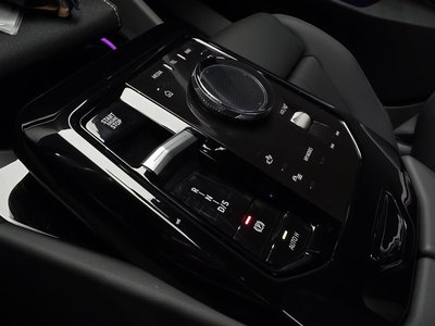 صورة مصغرة 12 لـ 2026 BMW 5 SERIES