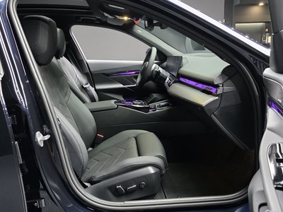 صورة مصغرة 16 لـ 2026 BMW 5 SERIES