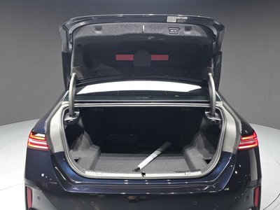 صورة مصغرة 26 لـ 2026 BMW 5 SERIES