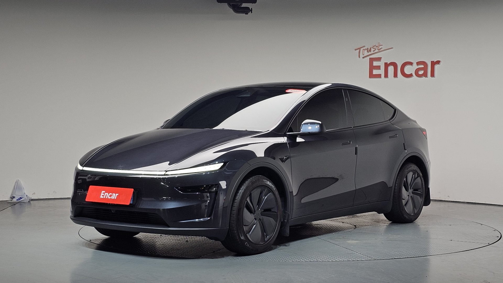 TESLA MODEL Y - View 1