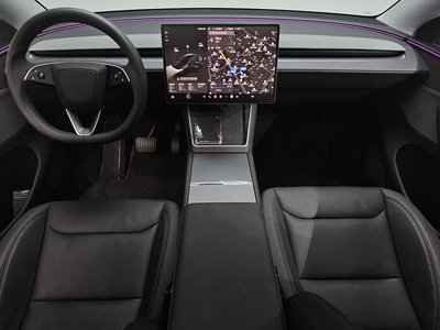 TESLA MODEL Y - 5