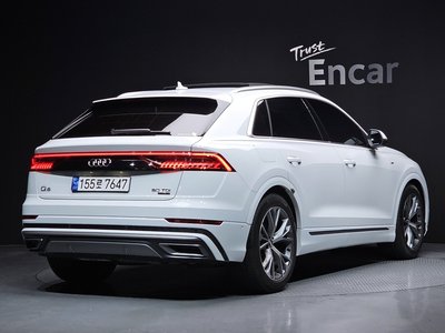 AUDI Q8 - 3