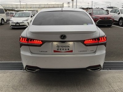 LEXUS LS - 8