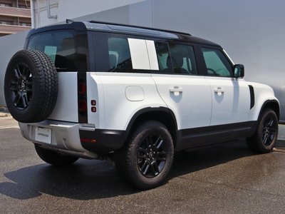 LAND ROVER DEFENDER - 10