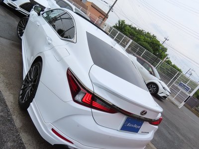 صورة مصغرة 42 لـ 2024 Lexus ES