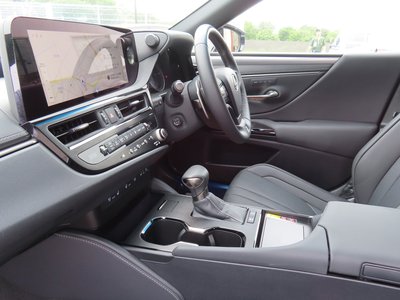 صورة مصغرة 12 لـ 2024 Lexus ES