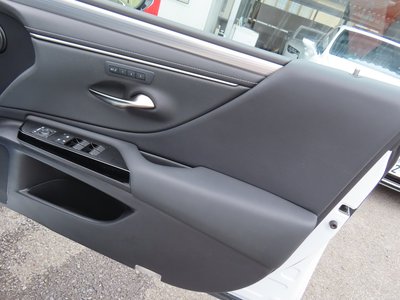 صورة مصغرة 60 لـ 2024 Lexus ES