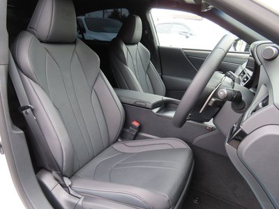 صورة مصغرة 15 لـ 2024 Lexus ES