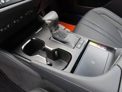 صورة مصغرة 70 لـ 2024 Lexus ES
