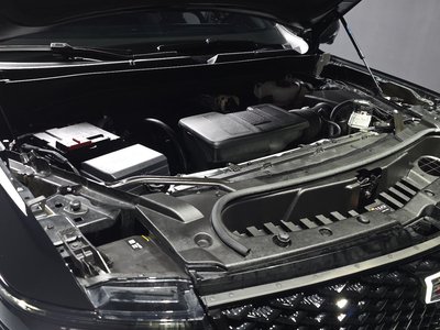 CADILLAC ESCALADE - 7