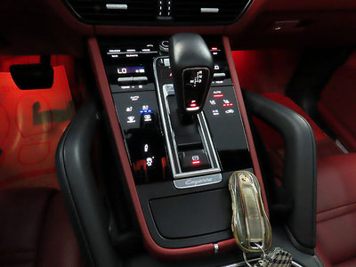PORSCHE CAYENNE - 9