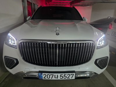 2025 Mercedes-BENZ GLS photo 4