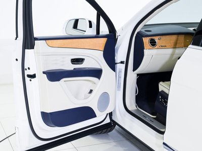 BENTLEY BENTAYGA - 9