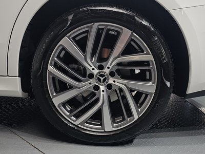 MERCEDES-BENZ E-CLASS - 8