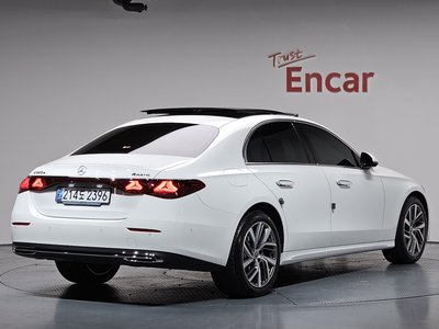 MERCEDES-BENZ E-CLASS - 2