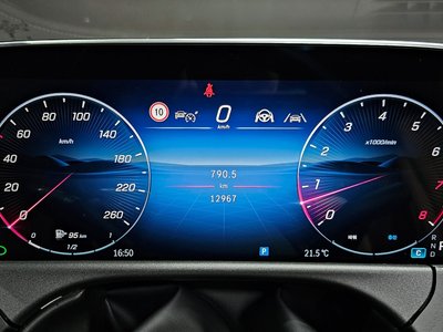 MERCEDES-BENZ E-CLASS - 8