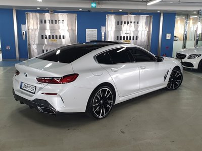 BMW 8 SERIES - 4