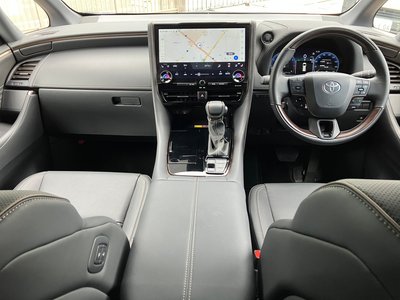 2025 TOYOTA ALPHARD photo 3