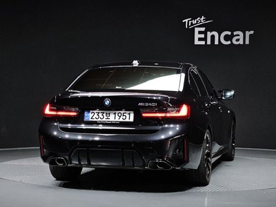 2025 BMW 3 SERIES photo 3