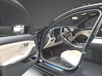 صورة مصغرة 13 لـ 2025 BMW 3 SERIES