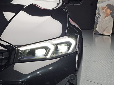 2025 BMW 3 SERIES photo 9
