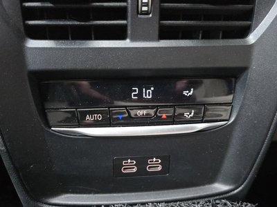 صورة مصغرة 30 لـ 2025 BMW 3 SERIES