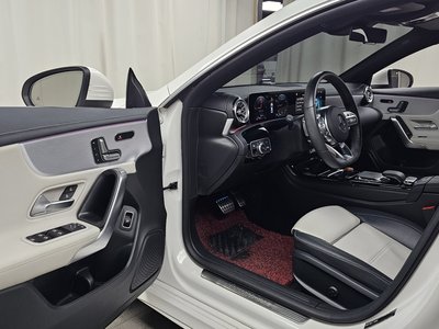 MERCEDES-BENZ CLA - 10