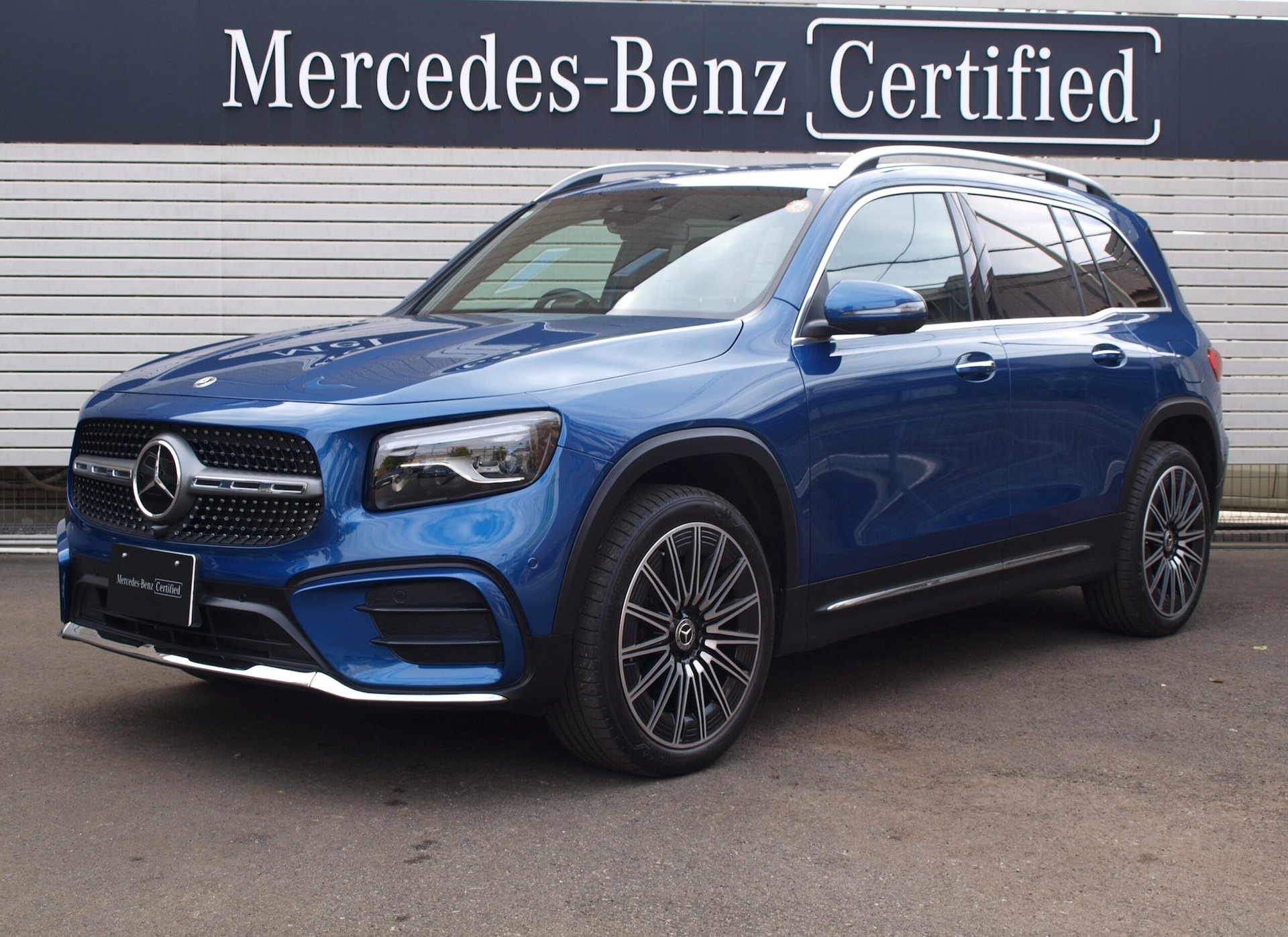 MERCEDES-BENZ GLB - View 1