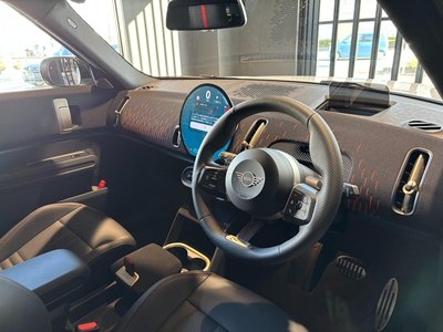 MINI MINI COUNTRYMAN - 10