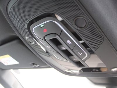 صورة مصغرة 29 لـ 2025 AUDI Q8