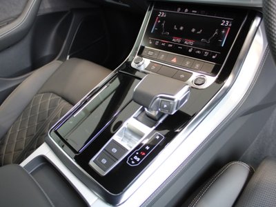 صورة مصغرة 30 لـ 2025 AUDI Q8