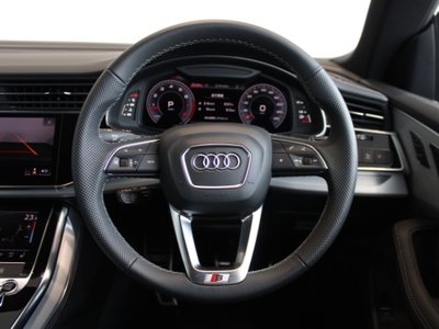صورة مصغرة 28 لـ 2025 AUDI Q8