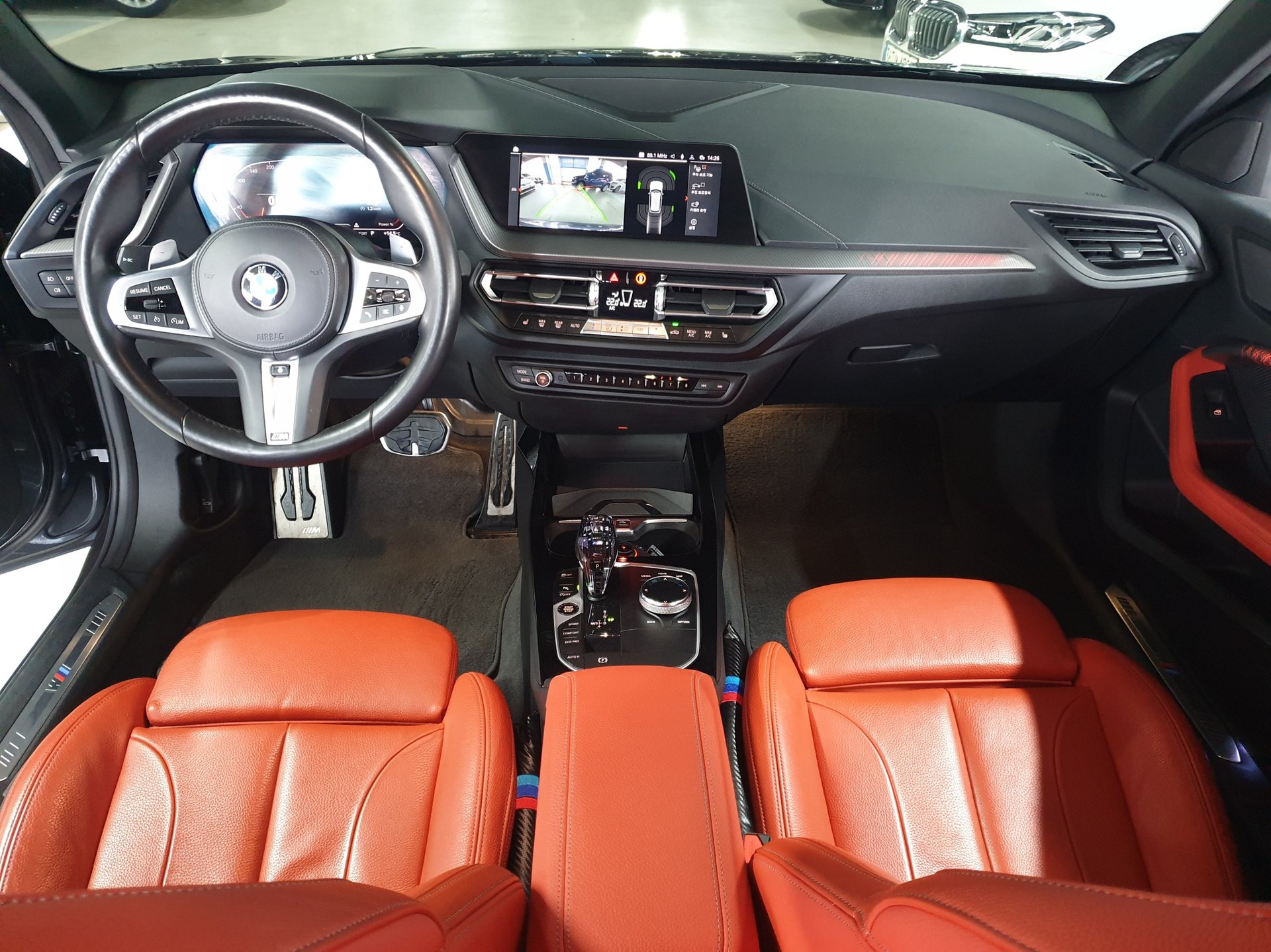 BMW 1 SERIES - View 1