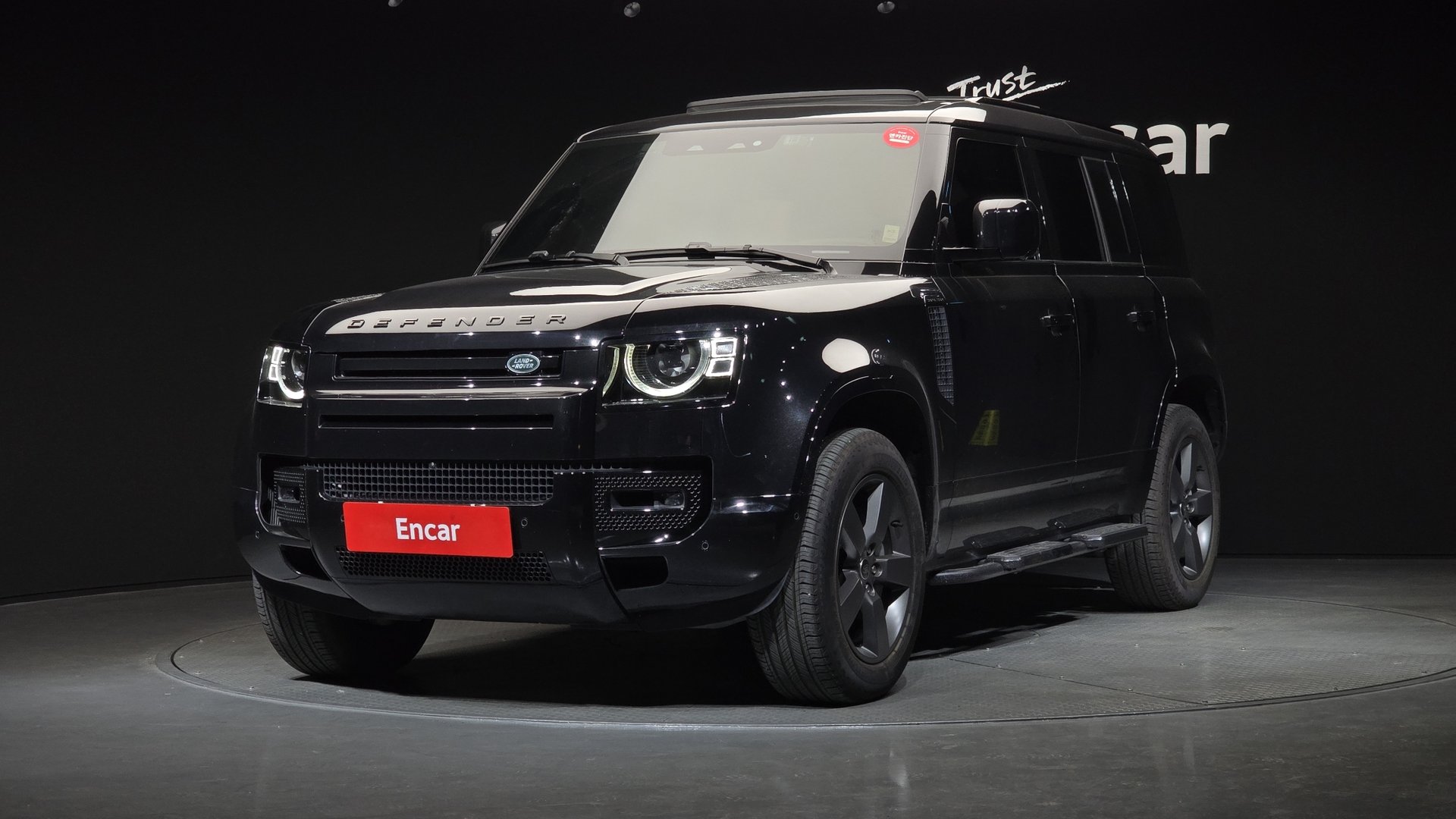 LAND ROVER DEFENDER - View 1