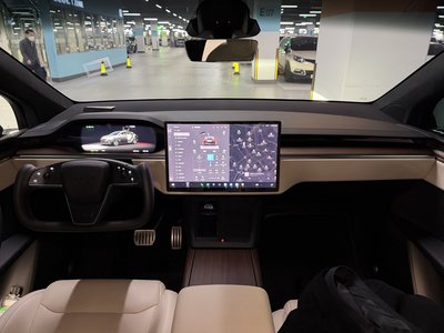 TESLA MODEL X - 9