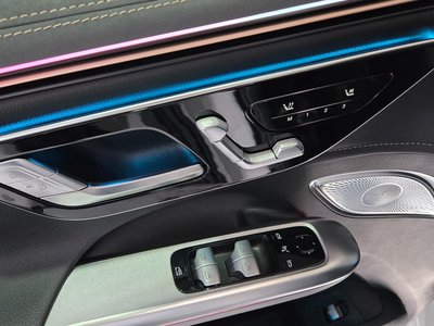 2025 Mercedes-BENZ EQE thumbnail 20