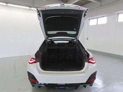 2024 BMW I4 缩略图 32