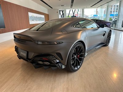 ASTON MARTIN VANTAGE - 10