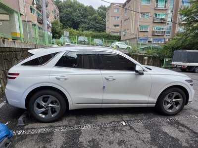2025 Genesis GV70 photo 2