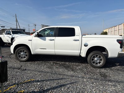 TOYOTA TUNDRA - 6
